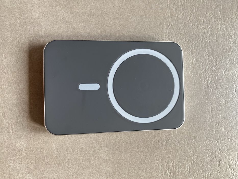 Nowy powerbank 5000 mAh MagSafe + pudełko i kabel USB-C