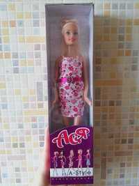 Лялька Ася, блондинка в сукні з принтом, серія а-стиль (35051)