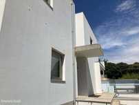 Moradia T5 com piscina para venda junto ao Parque da Cidade, no Porto