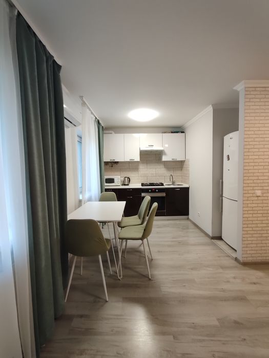 Оренда подобово 3 х кімн квартири з кондиціонером в центрі міста Ужгор