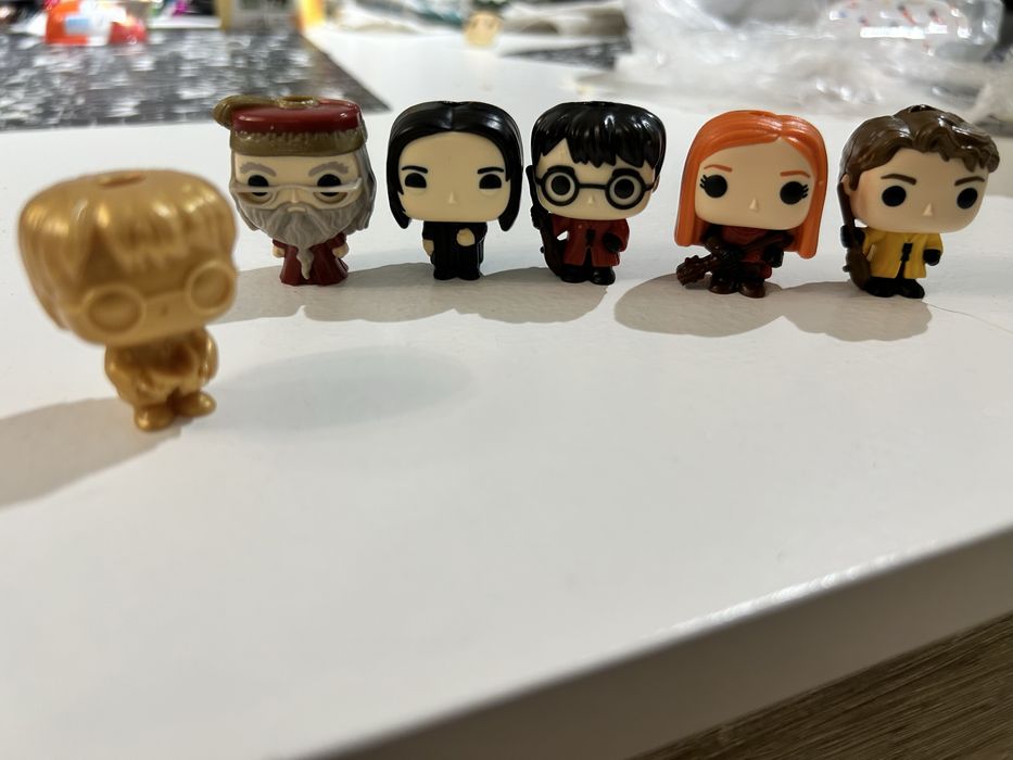 Złota figurka Harry Potter Kinder Joy + kilka innych figurek