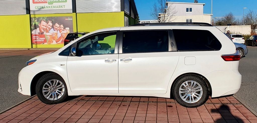 Toyota sienna 2016