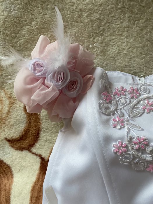 Нарядное платье для девочки 5 лет