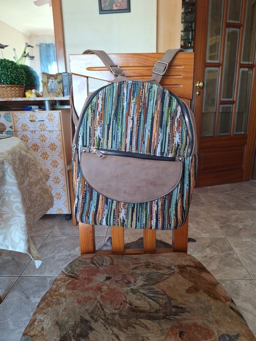 Malas/mochila nova ainda com etiqueta