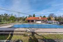 Moradia T4 com piscina e jardim em Fragoso