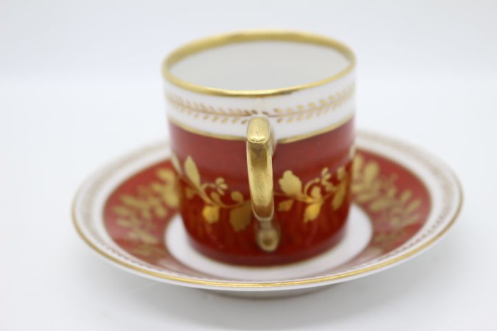 Chávena Café Fer-Rouge Floral e Ouro Vista Alegre Pintada à Mão 1947