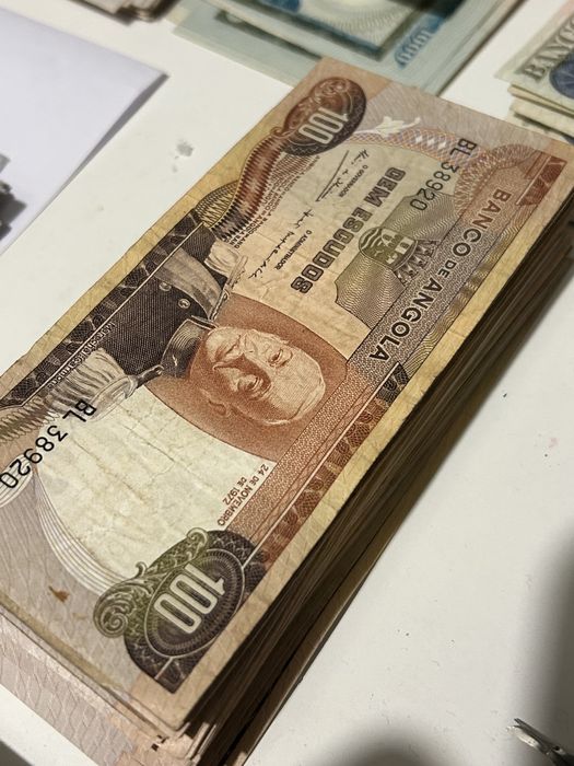 Notas escudos Angola ( valores na descrição )