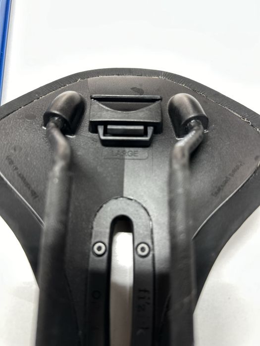 Selim carbono fisik antares R1 carbon