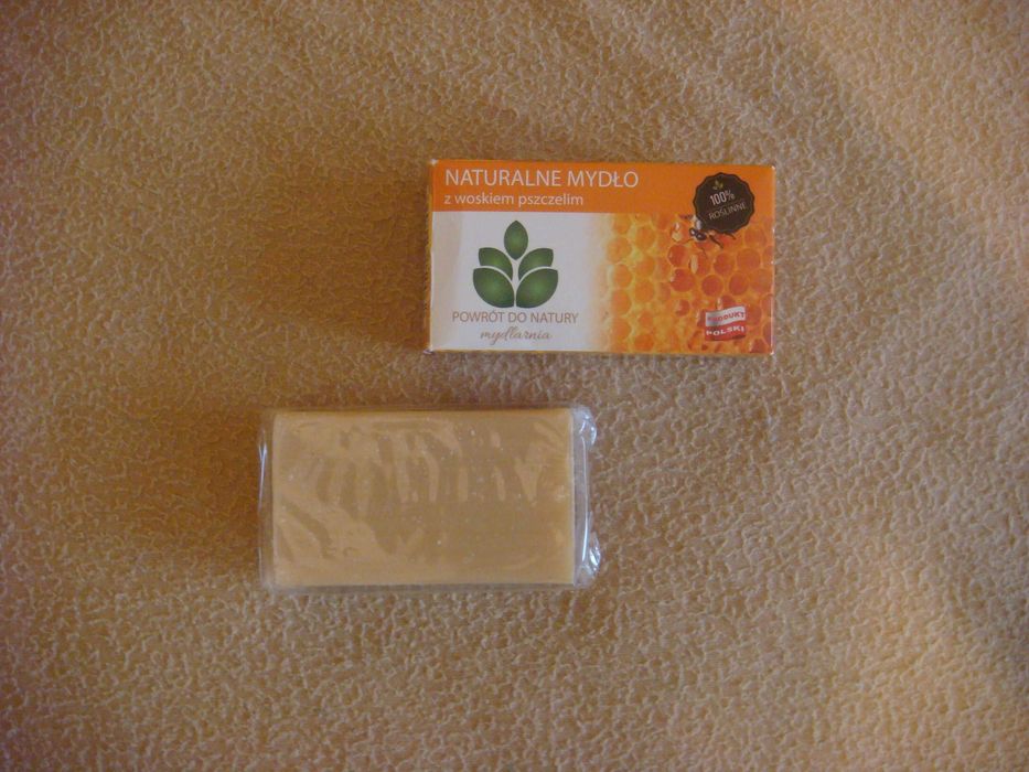 mydła naturalne z woskiem pszczelim, olejem migdałowym, błotem z morza
