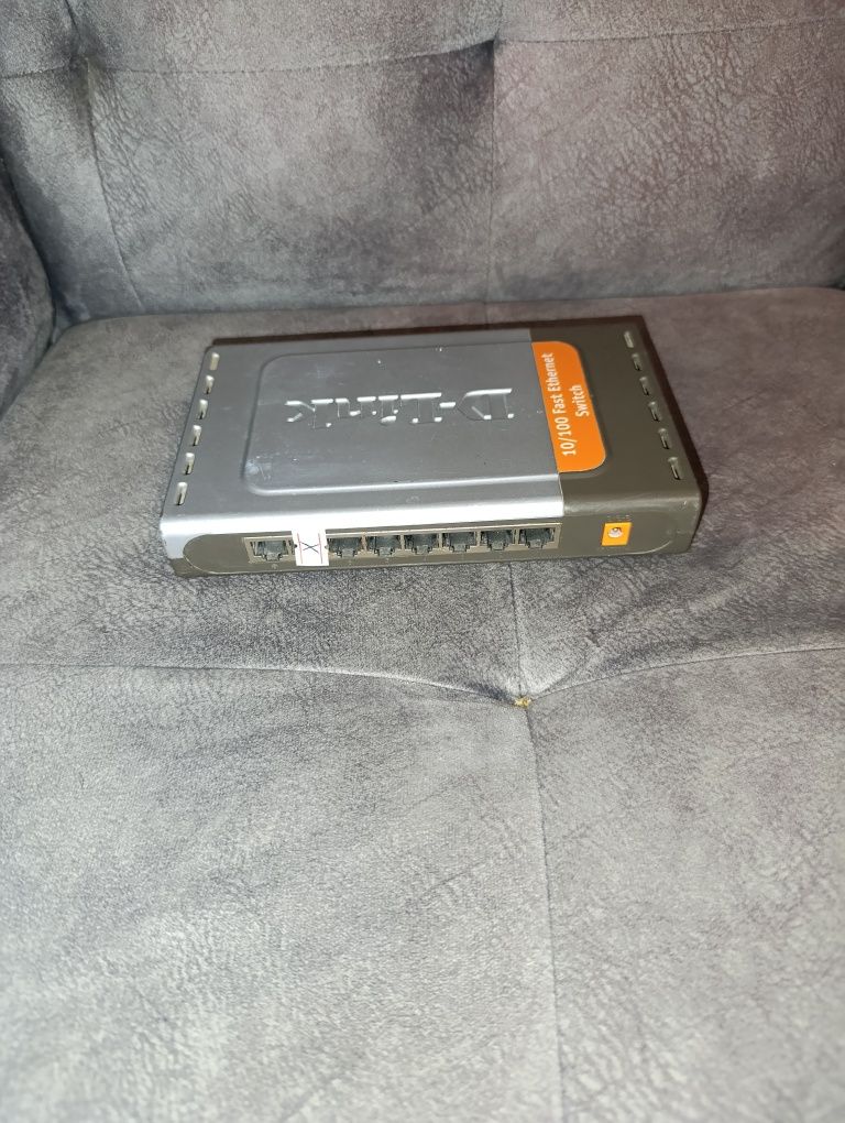 Мережевий комутатор D-Link модель DES-108D