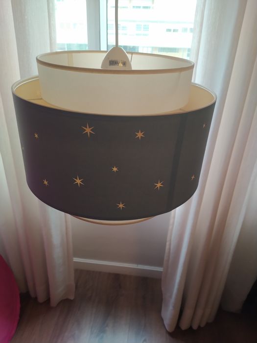 Candeeiro teto quarto menino