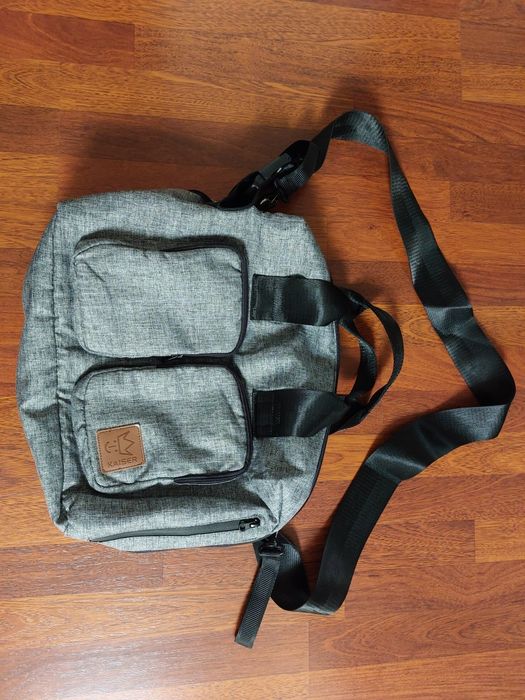 Torba w kolorze szarym na akcesoria  do przewijania