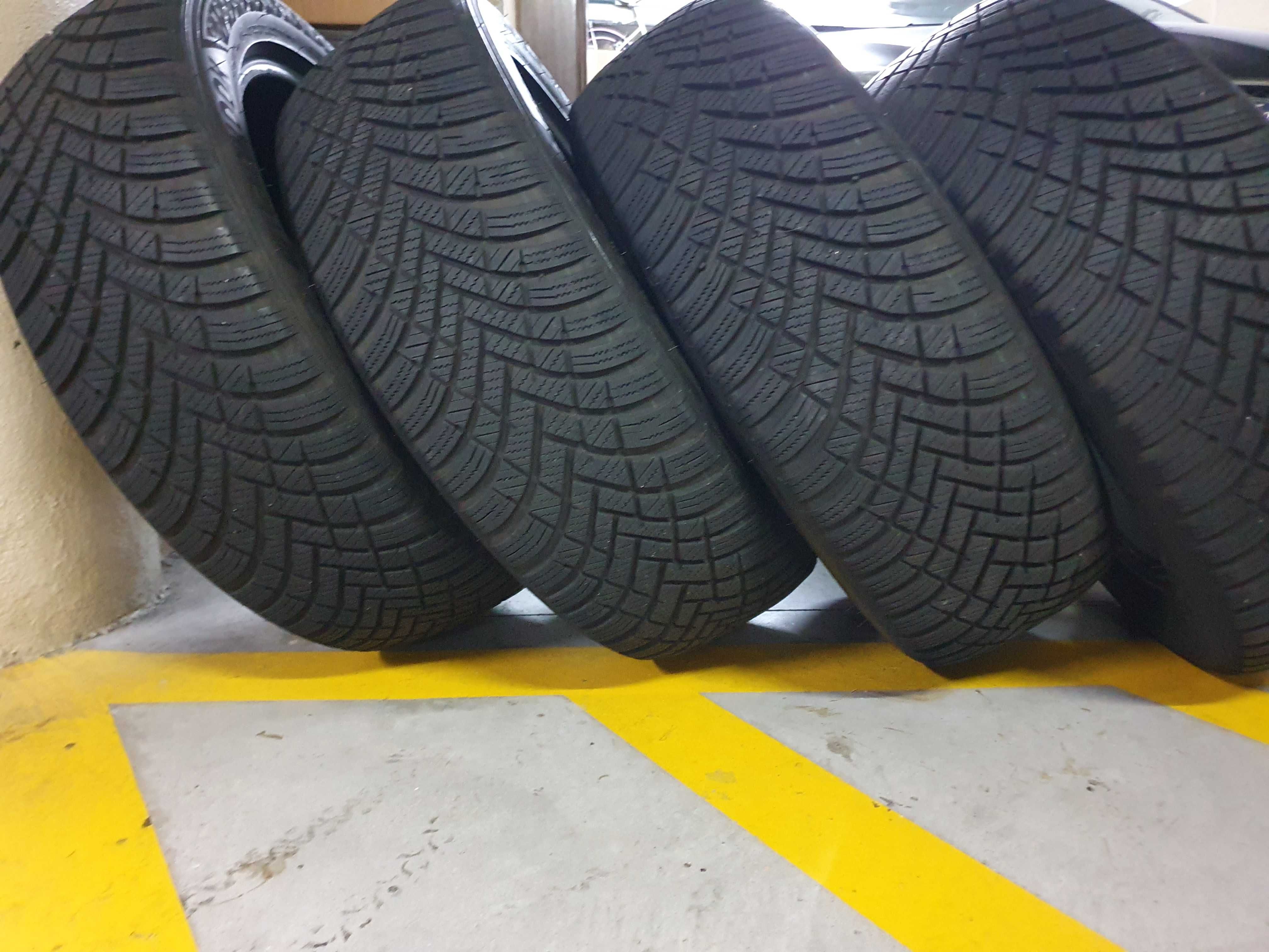 4 PNEUS NOVOS HANKOOK 205 55 R17 - Vendo/troco por algo/meu interesse.