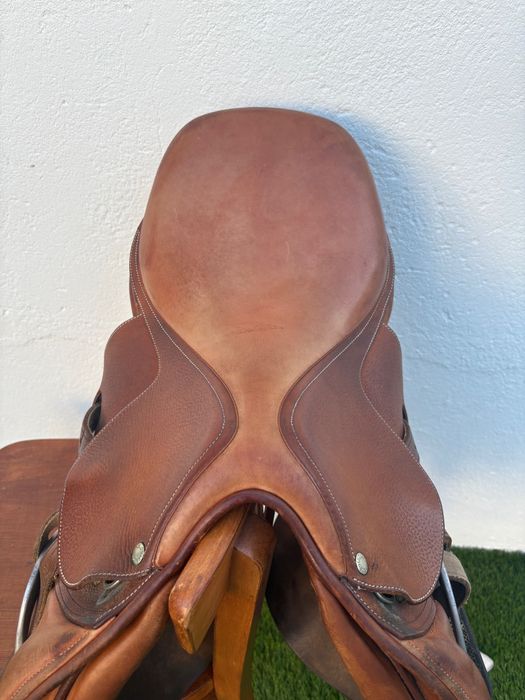 sela de salto Frederic Butet 16 polegadas plana