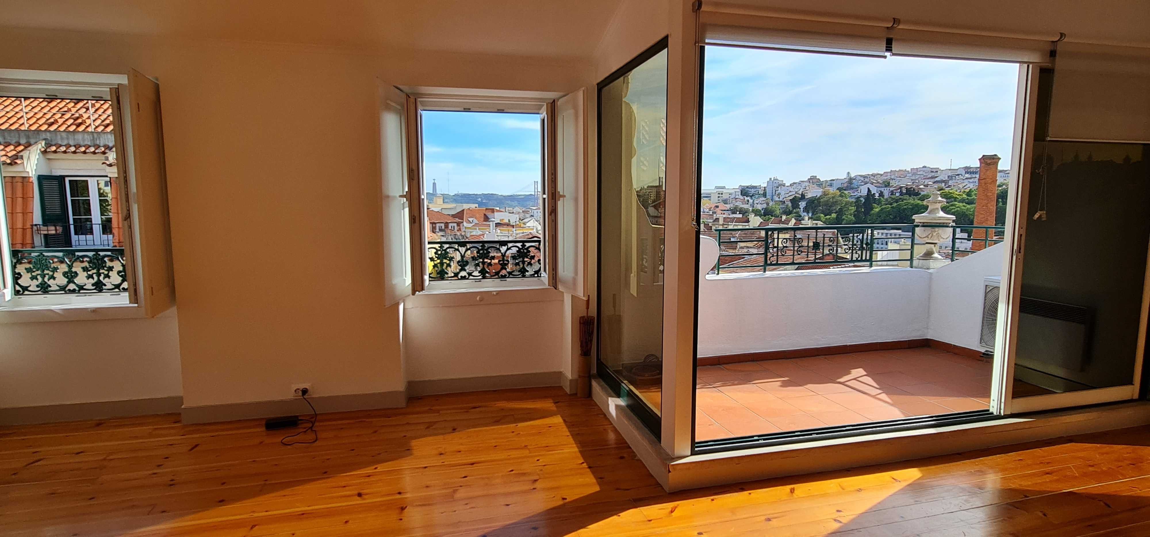 Príncipe Real – T3 roof-top for rent