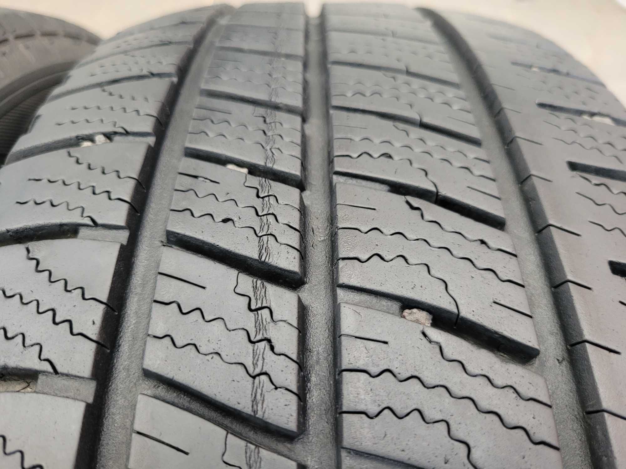 215 / 60 R 17  C   Godyear