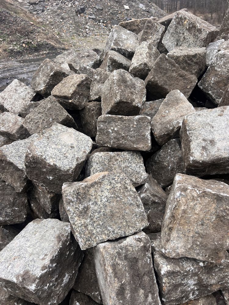 Granit duża kostka granitowa z rozbiórki wym 20x20