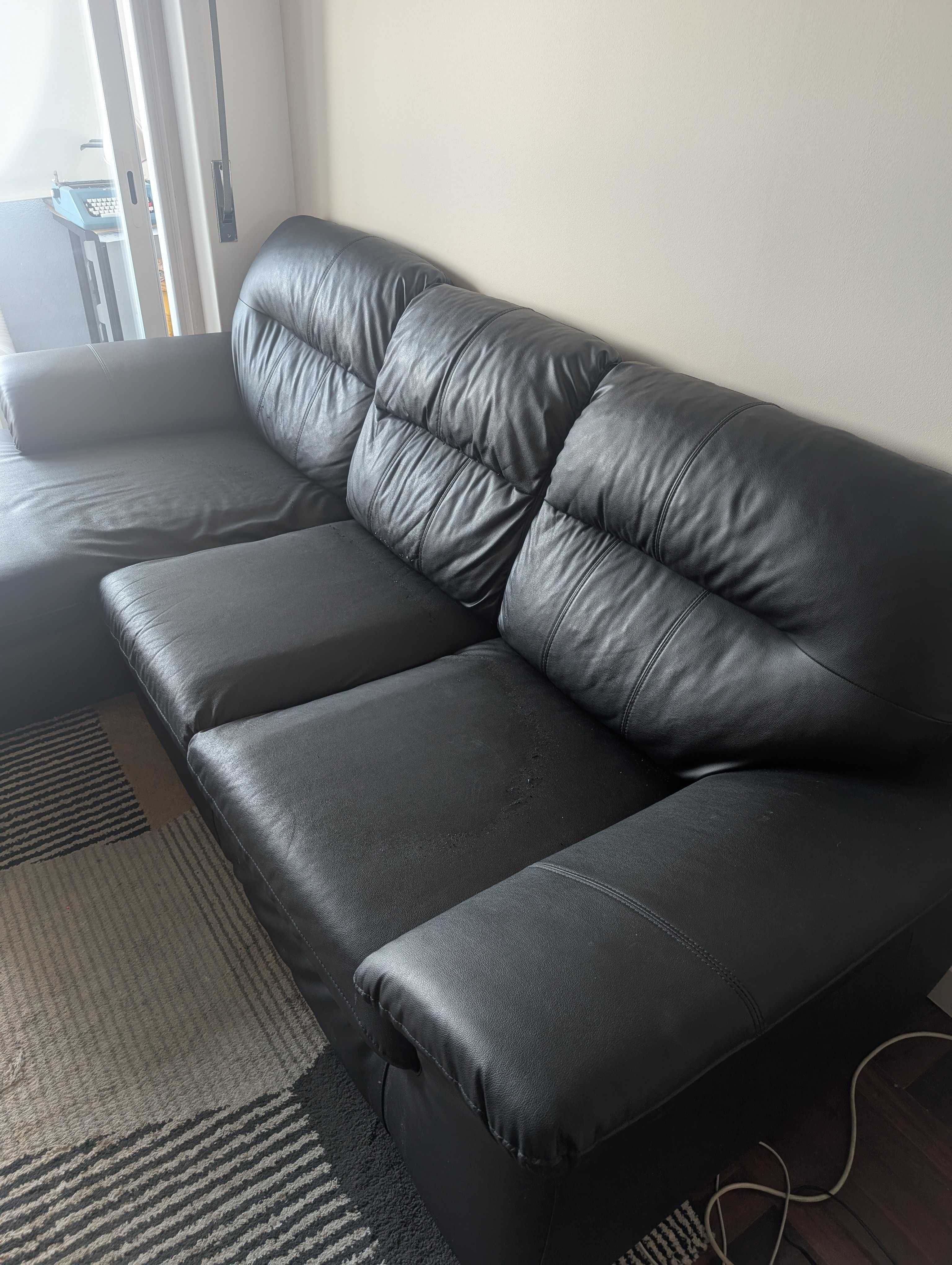 Sofa preto chaise longue