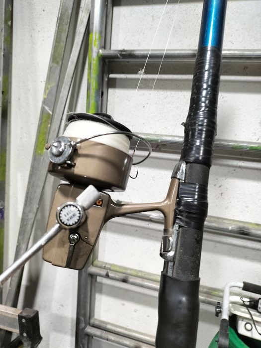 Carreto antigo e caana pesca impecávei