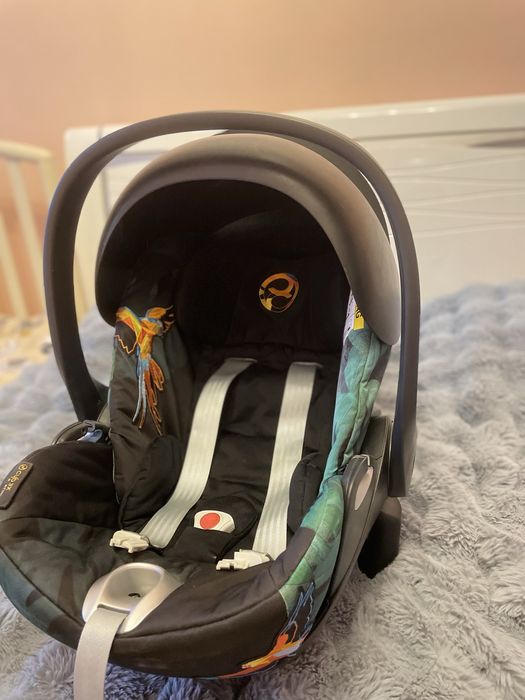 Cybex cloud q з адаптерами на шасі Priam