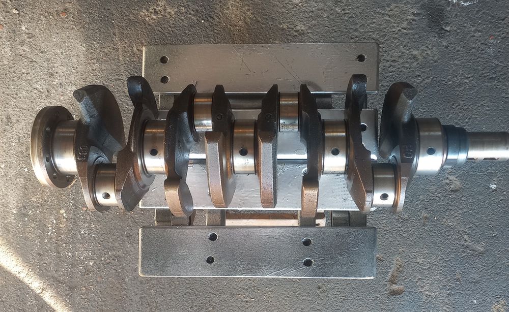 Продам коленвал пежо-407 2.0 бензин.