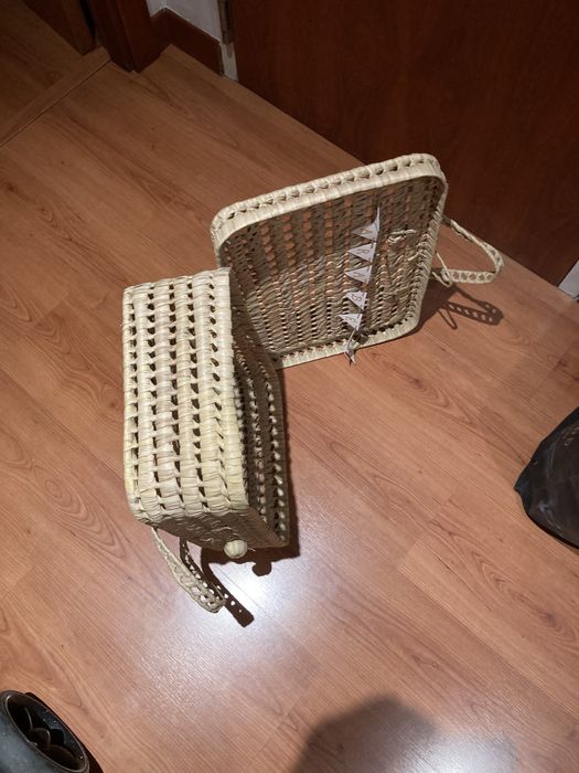 Cesto em rafia antigo
