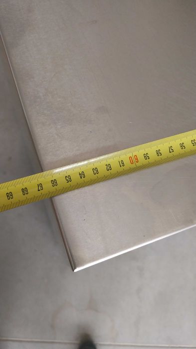 Podstawa pod piec z półkami i dziurą na podłączenie wody 67x77x110 cm