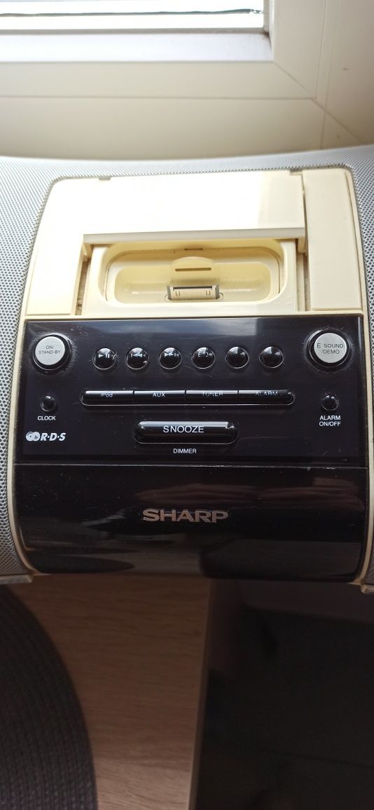 SHARP radio iPod AUX E-Sound