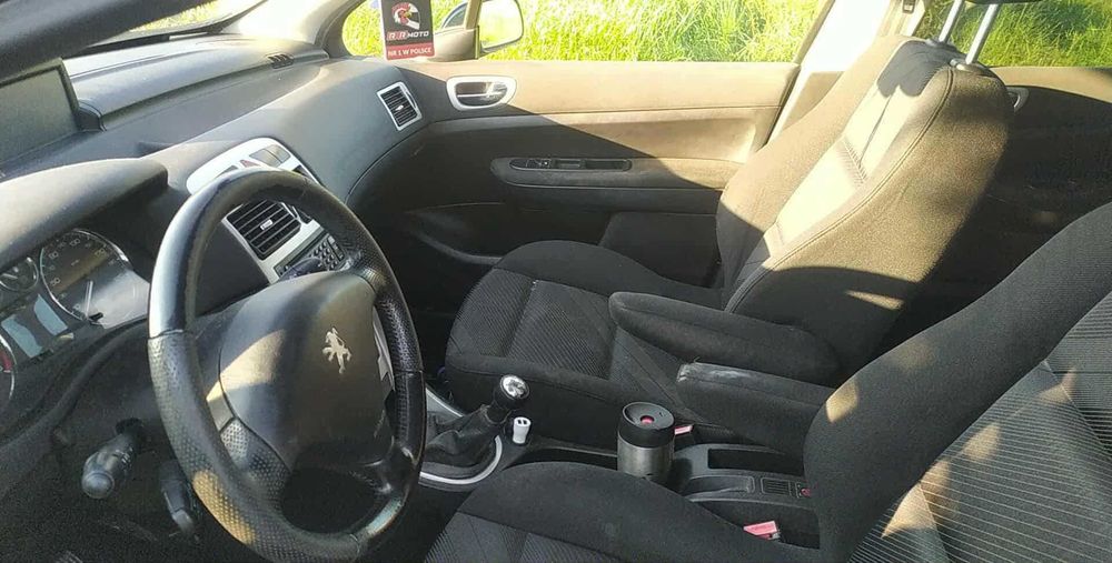 Peugeot 307, hak, opony zimowe w komplecie