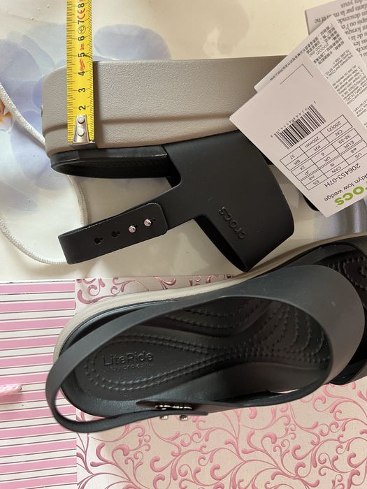 Сандалі босоніжки crocs нові 38 р