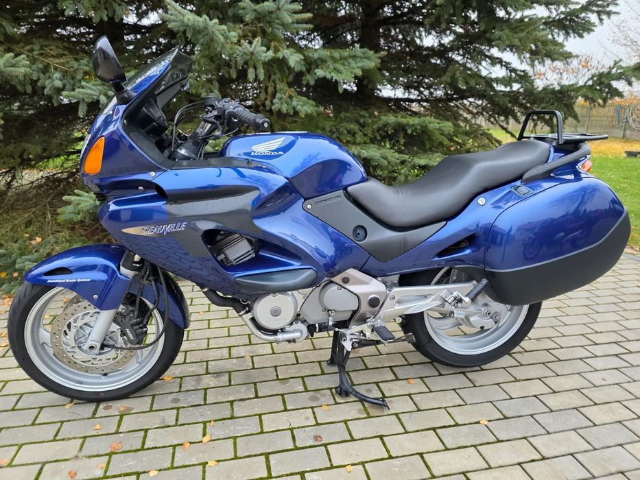 Honda Deauville NT650v Deaville