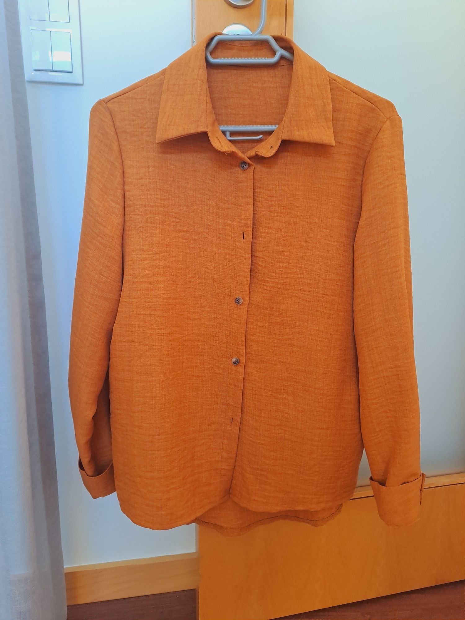 Camisa casual cor mostarda