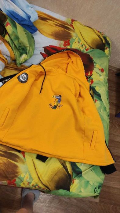 Двустороння куртка весна/осінь  на хлопчика віком 10-12 років