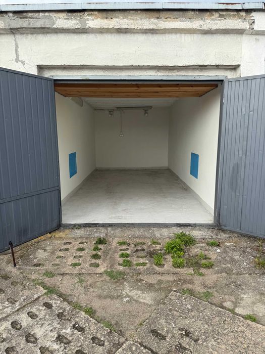 Garaż murowany 18,5 m2, instalacja elektryczna, zamknięty kompleks.