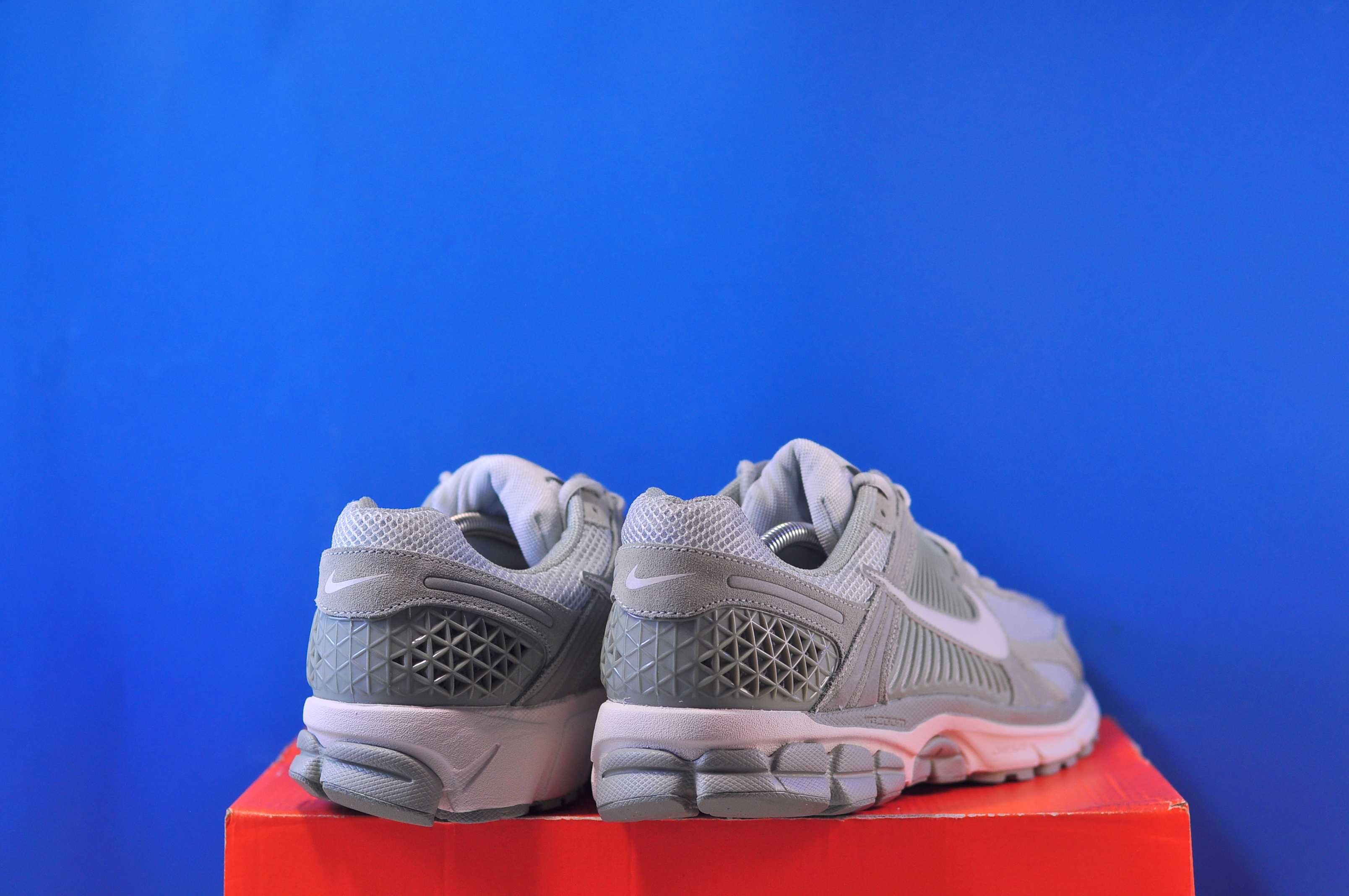 Кросівки Nike Zoom Vomero 5 Adidas Ozweego Shoes Black