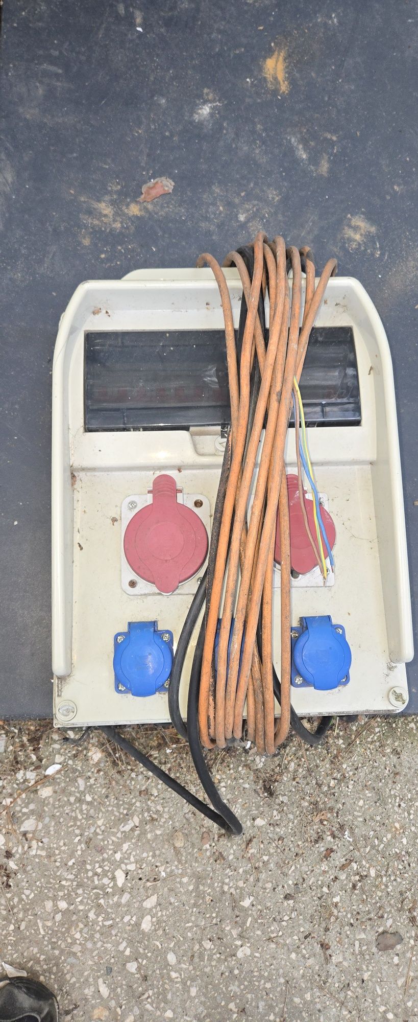 Rozdzielnica elektryczna 16A i 32A 230V X3