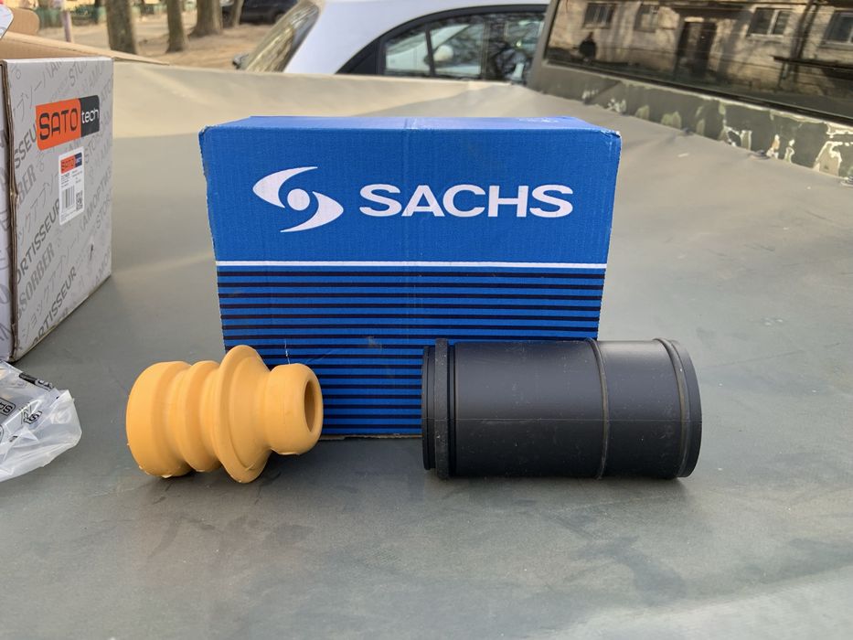 Пыльники на стойки на аутлендр 1