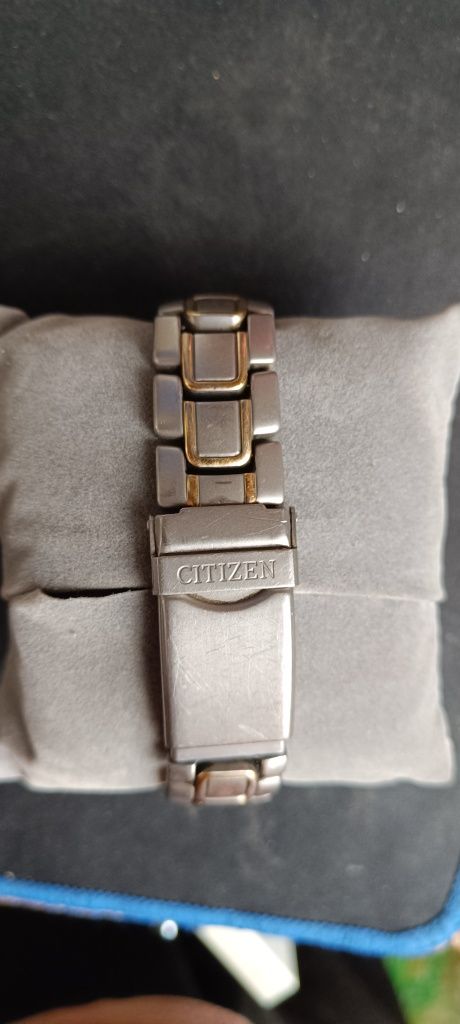 Годинник Citizen Titanium