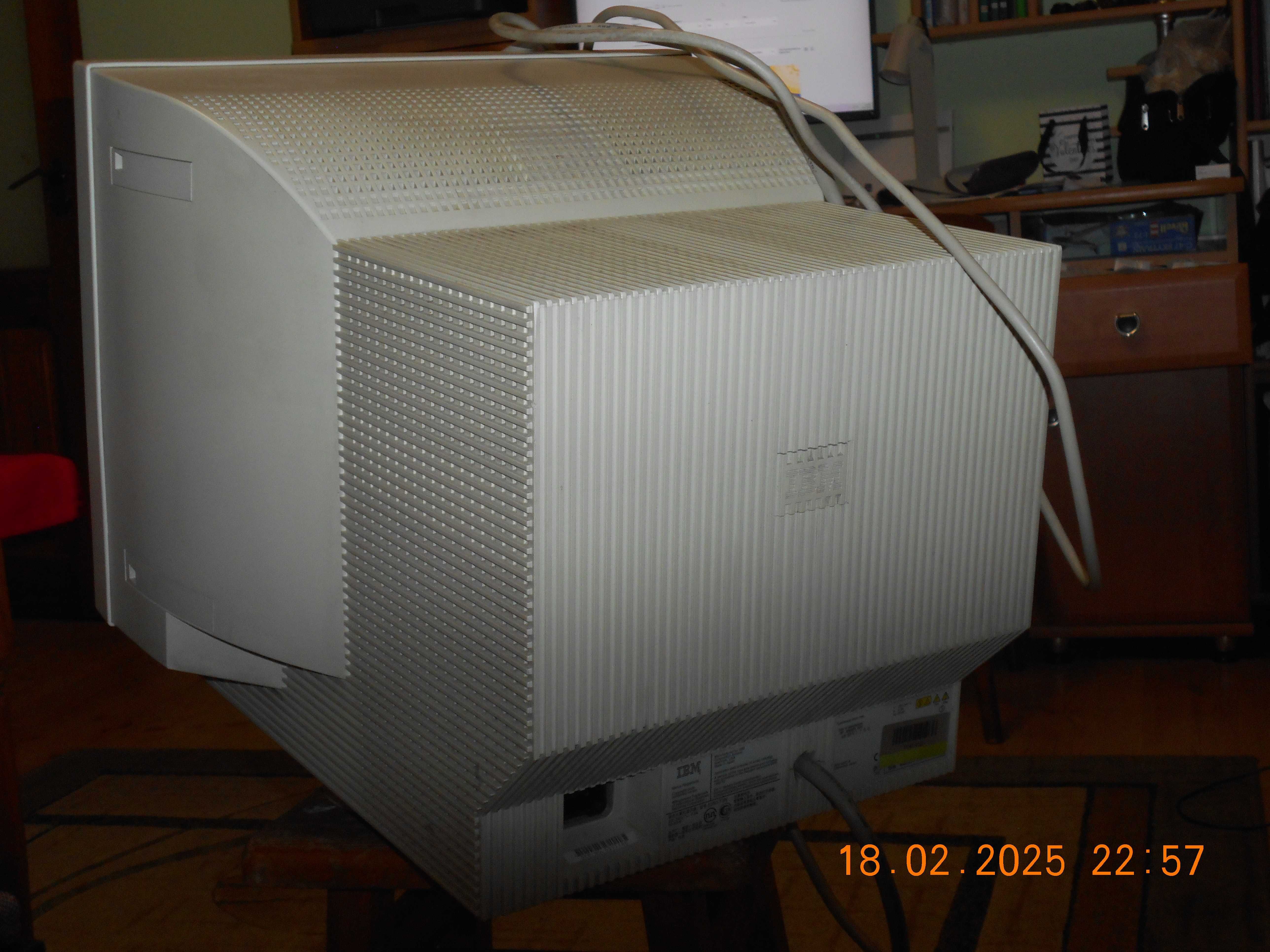 monitor komputerowy ibm typ model:6550-t3n