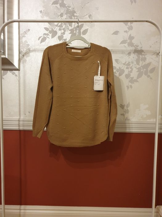 Cienki beżowy sweter