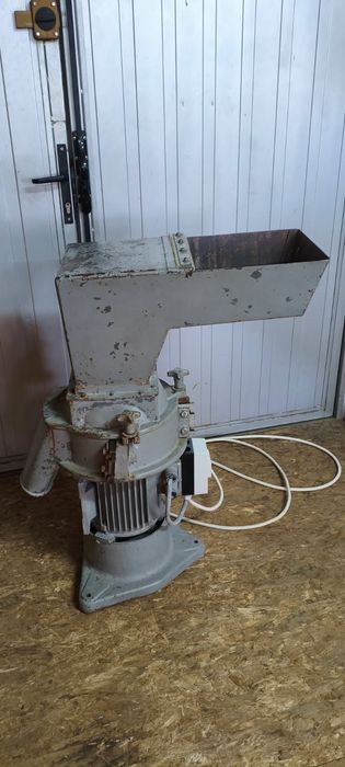 Młyn młynek kruszarka rozdrabniarka do tworzyw Rapid 3 silnik 4kw