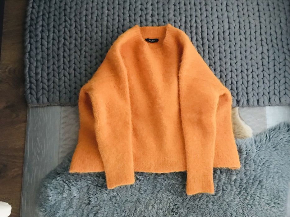 Свитер FENDI Оригинал!