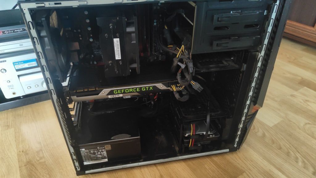 Komputer i7 6700K GTX 970 4 GB 256 bit 16 GB ram DDR 4 dysk SSD 128