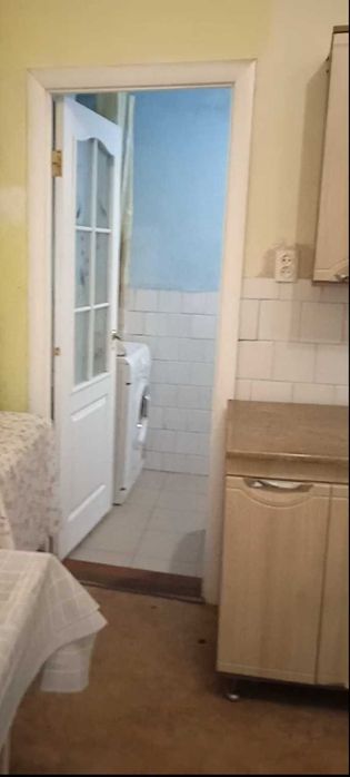 Оренда просторої 1 кімнати в особняку