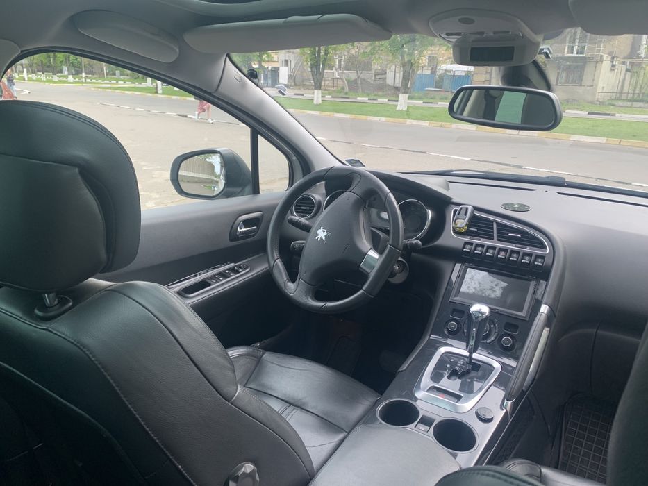 Продам прекрасне сімейне авто Пежо 3008