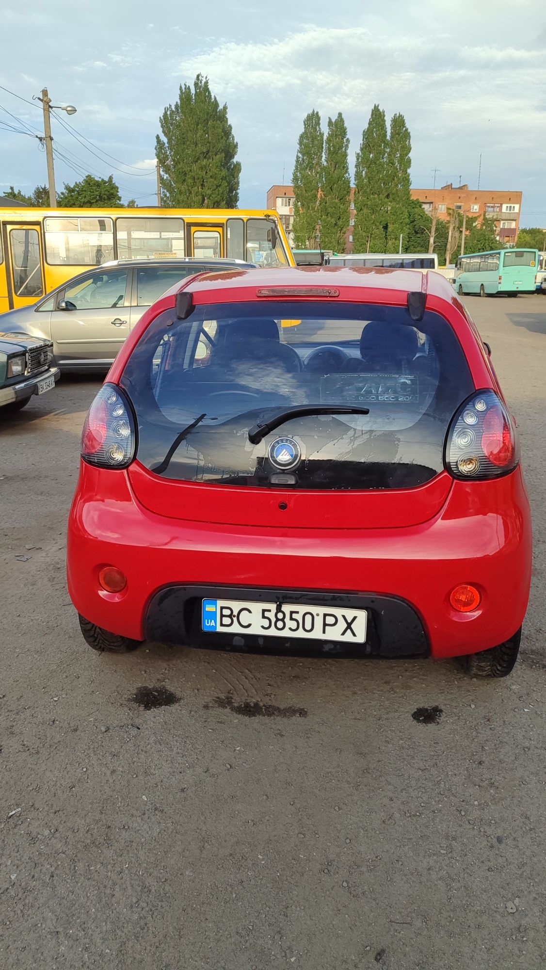 Geely panda 2013 на повному ходу