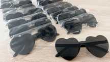 Nowe czarne okulary imprezowe w kształcie serca - zestaw 20 sztuk