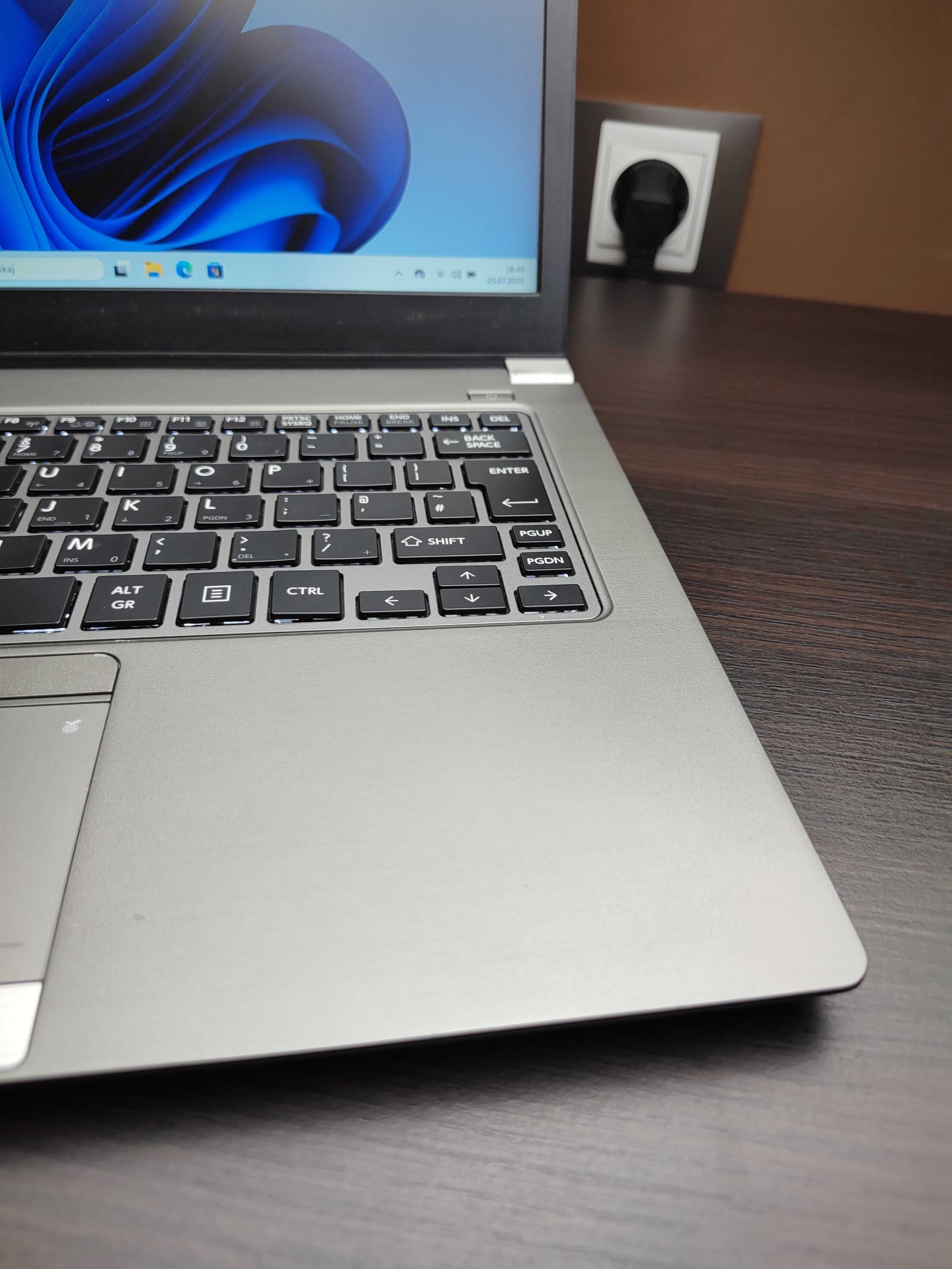LEKKI LAPTOP | Toshiba Portege | i5-6GEN | 16GB RAM | 256SSD | Win11