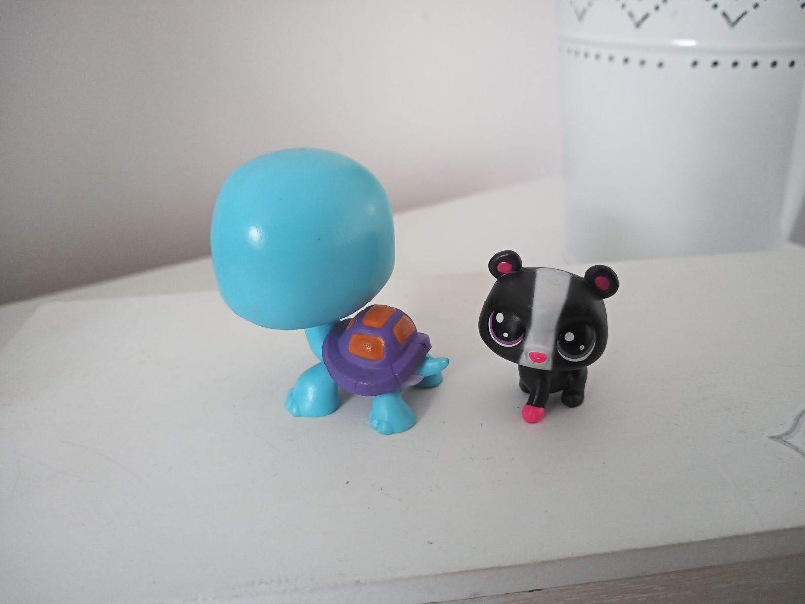 Figurki dwie sztuki żółw skunks LPS littlest pet shop