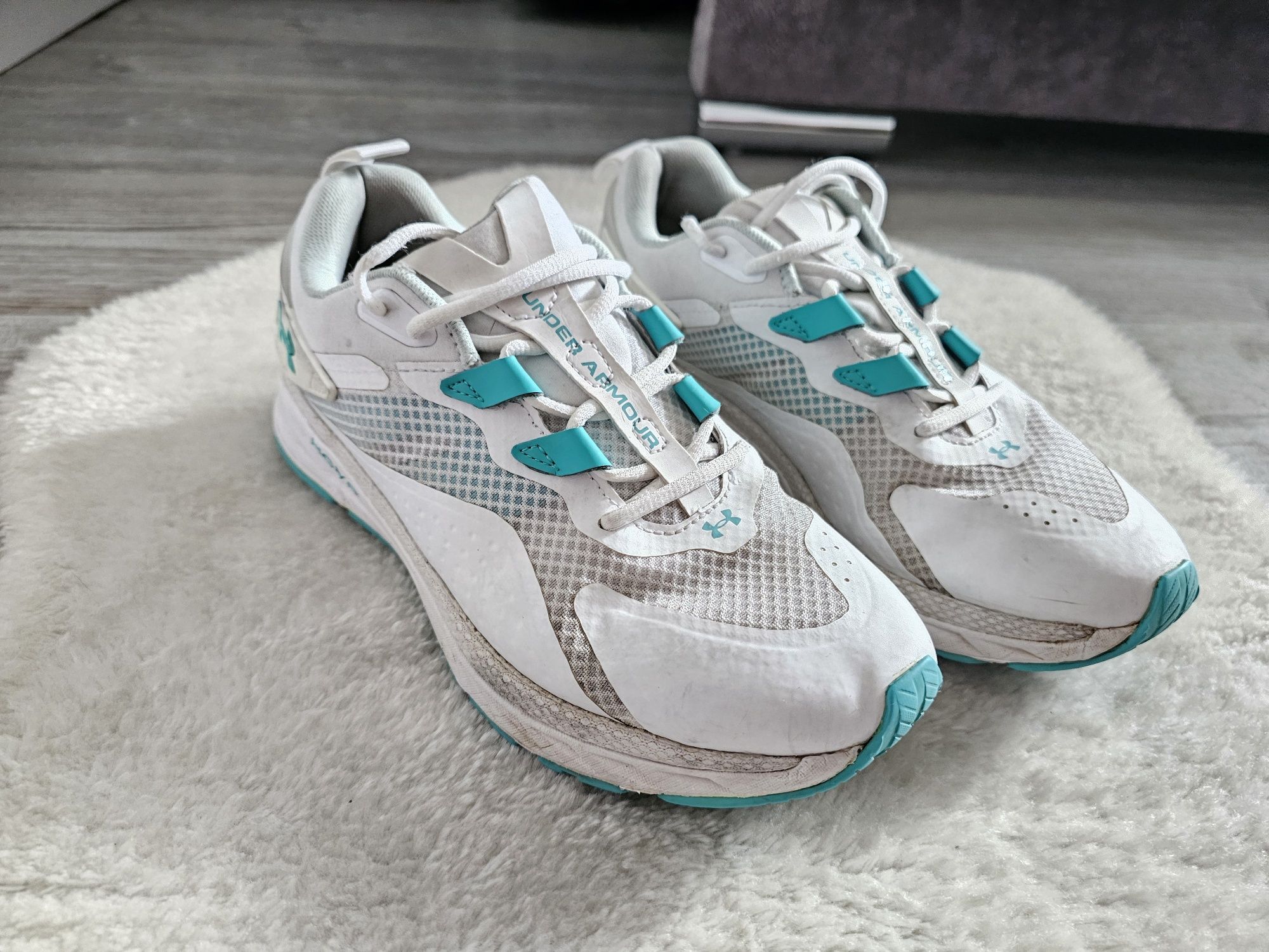 Buty Under armour hovr flux Rozmiar 39 do biegania UA